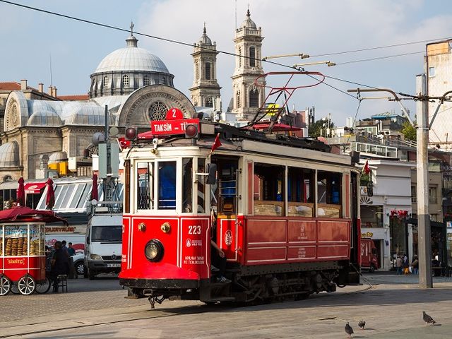 Karış Karış Beyoğlu Pera Arka Sokaklar Gezisi