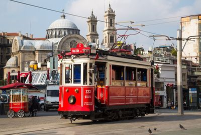 Karış Karış Beyoğlu Pera Arka Sokaklar Gezisi